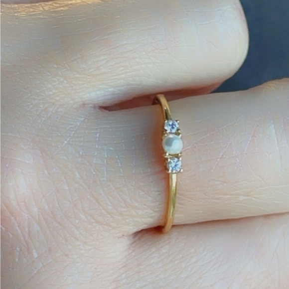 14k Gold Vermeil Dainty Pearl Ring - Picture 4 of 9